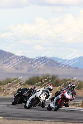 media/Nov-16-2025-Race Pace (Sun) [[8c5fa54630]]/Non Verified Riders (1st 20 Minutes)/5-Turn 15 (110pm)/